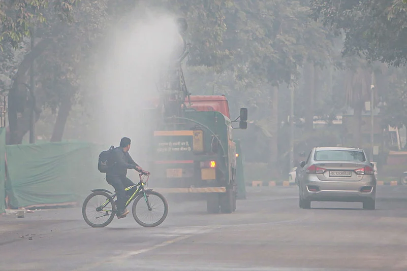 Weather and Air pollution in Delhi