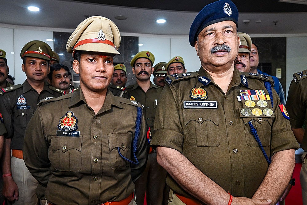 DSP and cricketer Deepti Sharma visits UP Police Headquarters