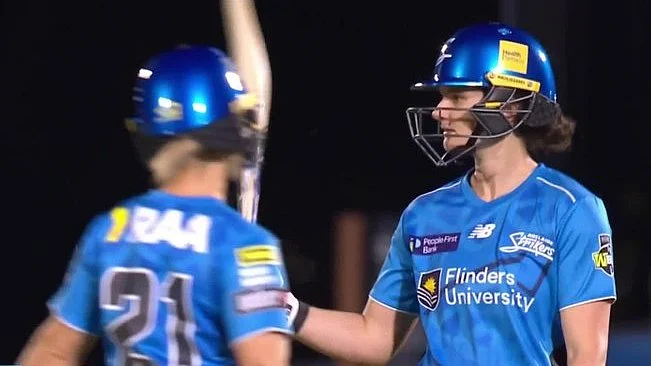Adelaide Strikers vs Melbourne Renegades Women’s Big Bash League 2025 match report