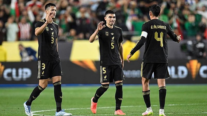 CONCACAF Gold Cup 2025 semifinal match Mexico vs Honduras in California: César Montes