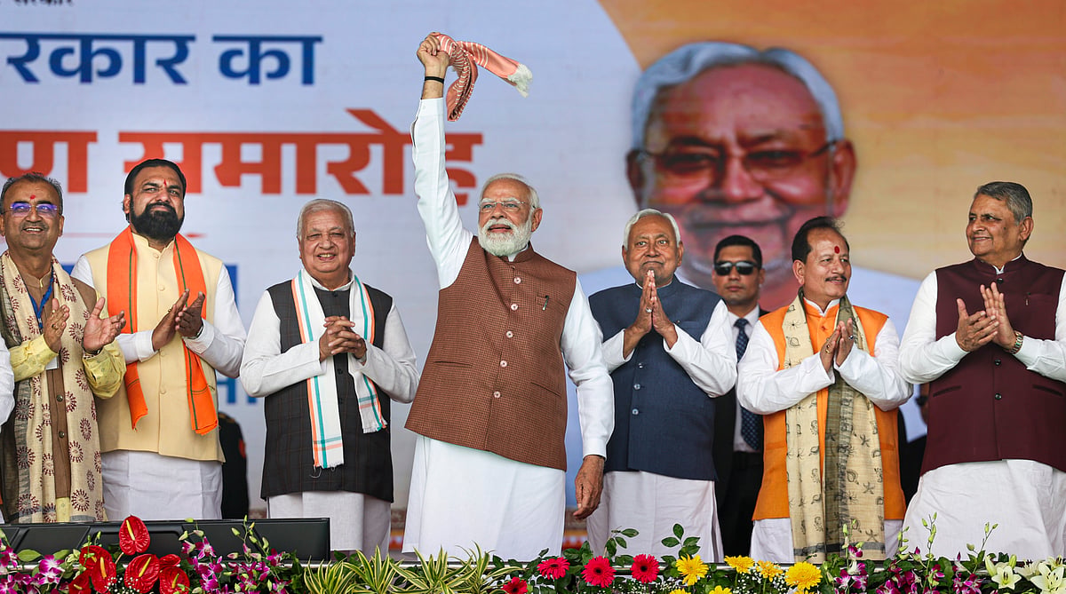 Prime Minister Narendra Modi with newly sworn-in Bihar Chief Minister Nitish Kumar and Deputy CMs Samrat Choudhary and Vijay Kumar Sinha, and others during a ceremony, at Gandhi Maidan in Patna. - -PTI