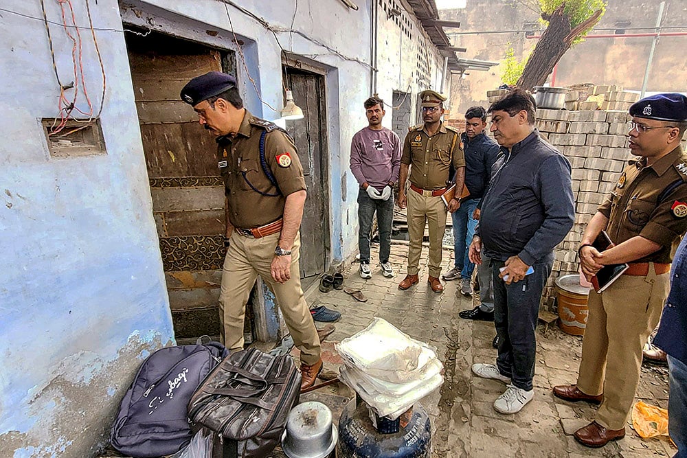 Police inspect site after workers deaths
