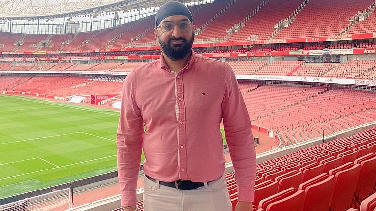 X/Monty Panesar : Monty Panesar re-invoked the infamous 'Sandpapergate' ball-tampering saga of 2018.