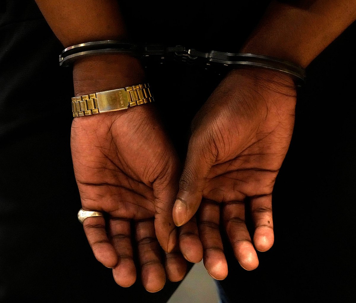 IMAGO / Zuma Press Wire : Police sources told PTI that Rohit worked as an insulator at the Cochin Shipyard in Malpe, while Santri was employed at the Cochin Shipyard in Kochi, Kerala. 