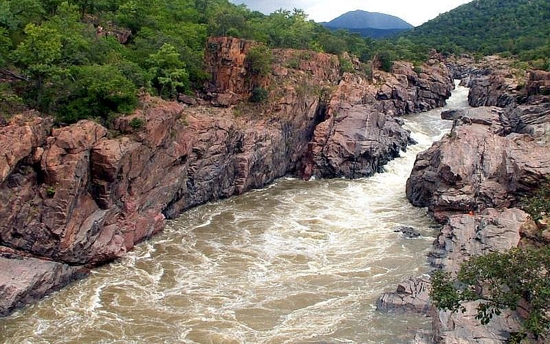 X.com/TNGeography : The demand comes amid renewed efforts by the Congress government in Karnataka to push forward the Mekedatu balancing reservoir project across the Cauvery river. 