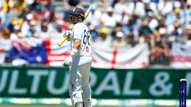 Joe Root’s Batting Woes Continue Australia vs England 1st Test