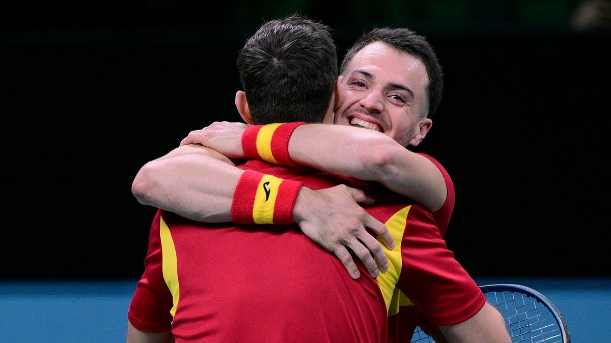 Spain reach Davis Cup final