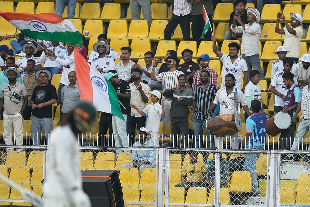 India vs South Africa 2nd Cricket test Day 2 photos in Guwahati-Tony de Zorzi