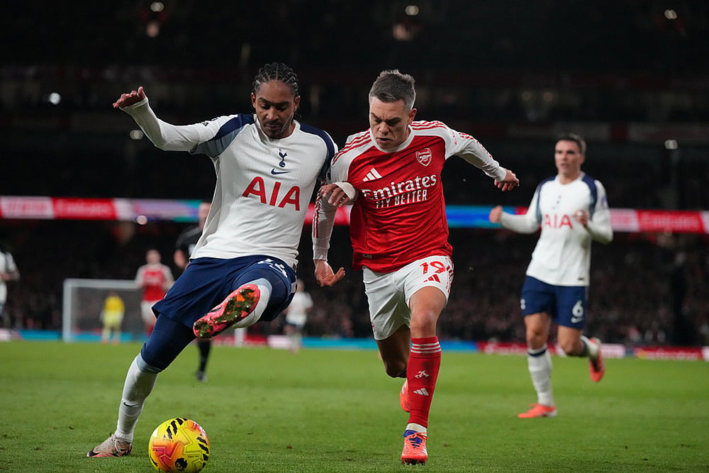 EPL 2025-26 Arsenal vs Tottenham Hotspur-Djed Spence