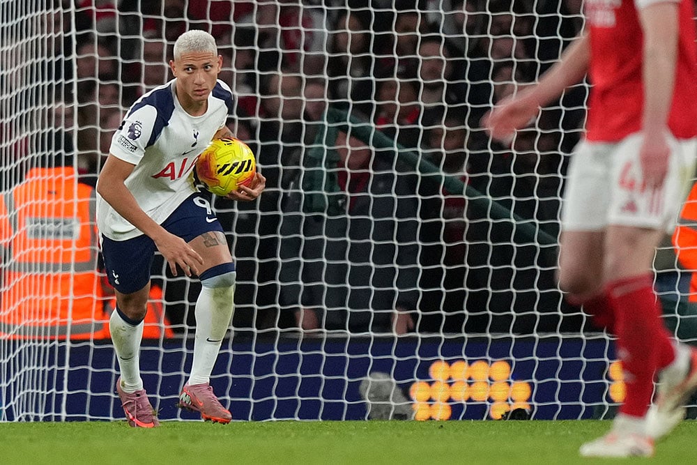 EPL 2025-26 Arsenal vs Tottenham Hotspur-Richarlison