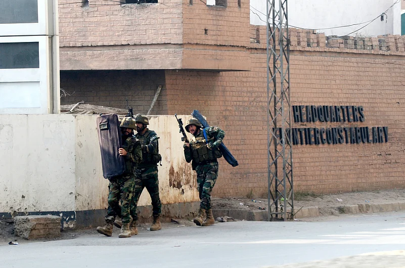 Peshawar attack, Federal Constabulary suicide bombing, Pakistan terrorism news