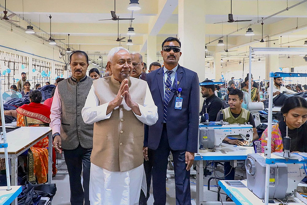 Nitish Kumar visits Hajipurs industrial area