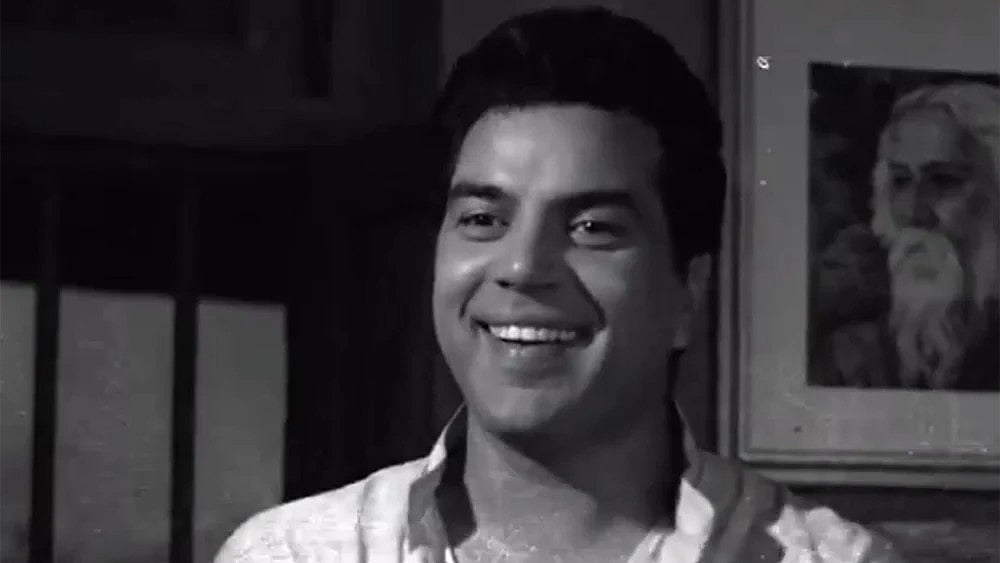 X : Bollywood celebs attend Dharmendra's last rites