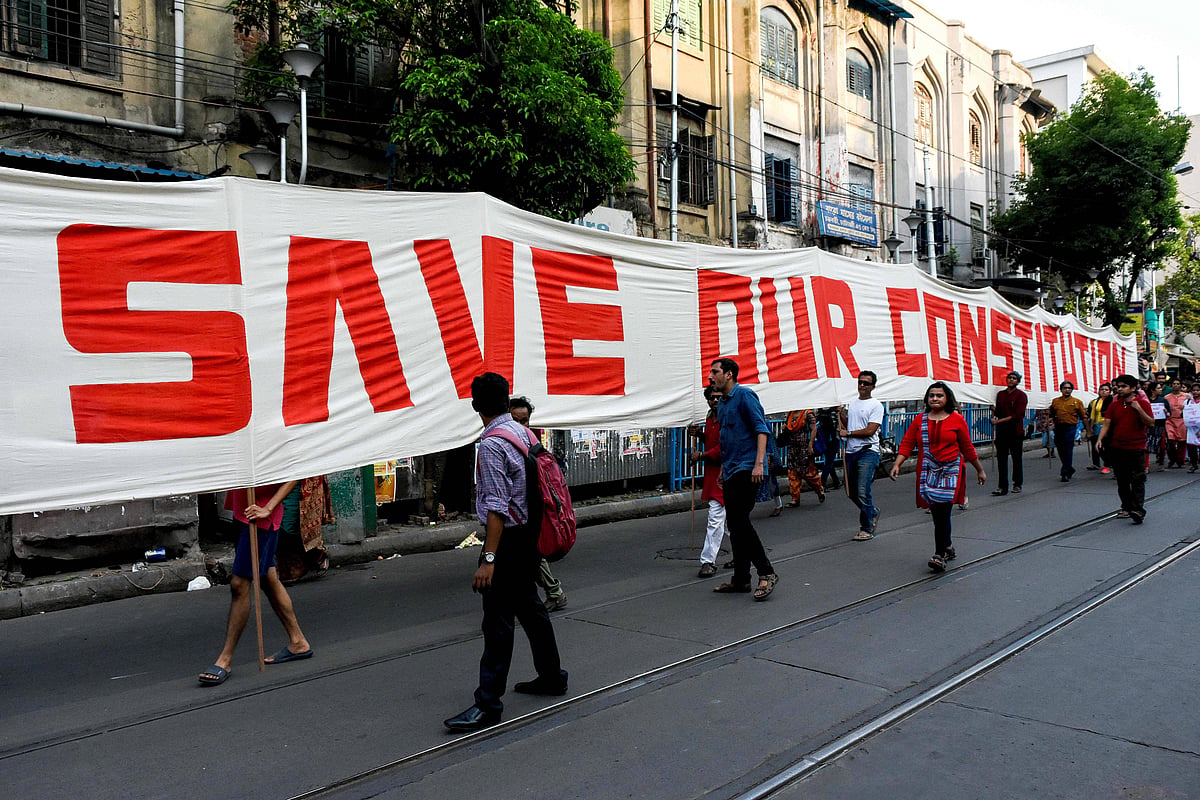'Save our constitution' banner - IMAGO / ZUMA Press Wire
