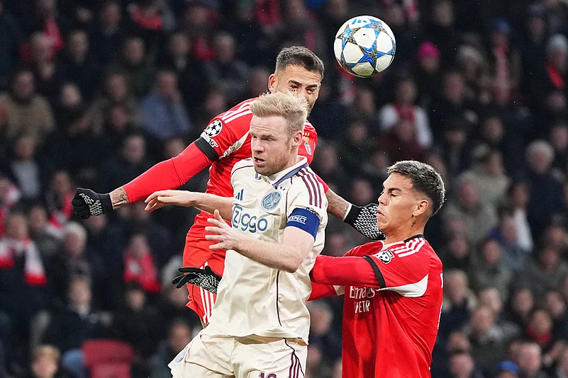 Ajax vs SL Benfica UCL 2025-26 match in Amsterdam-Enzo Barrenechea