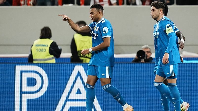Olympiacos vs Real Madrid live score UEFA Champions League 2025-26 matchday 5