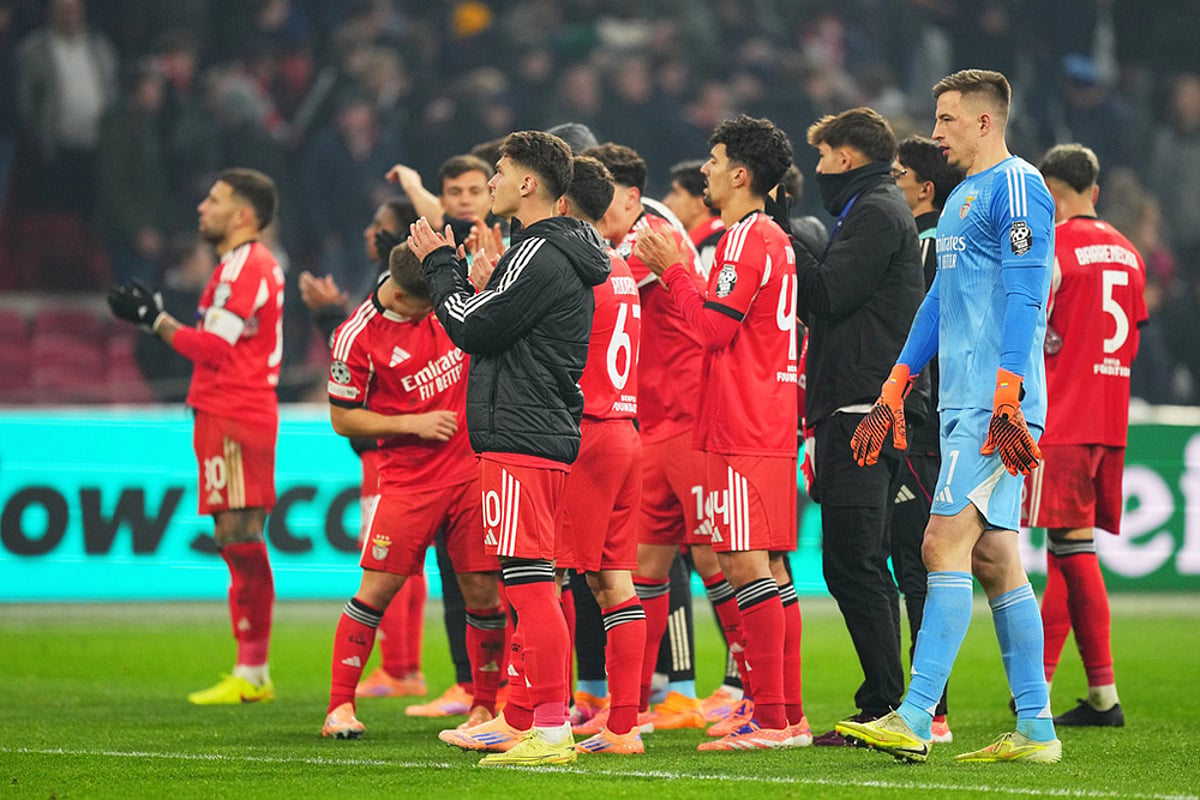Ajax vs SL Benfica UCL 2025-26 match in Amsterdam-