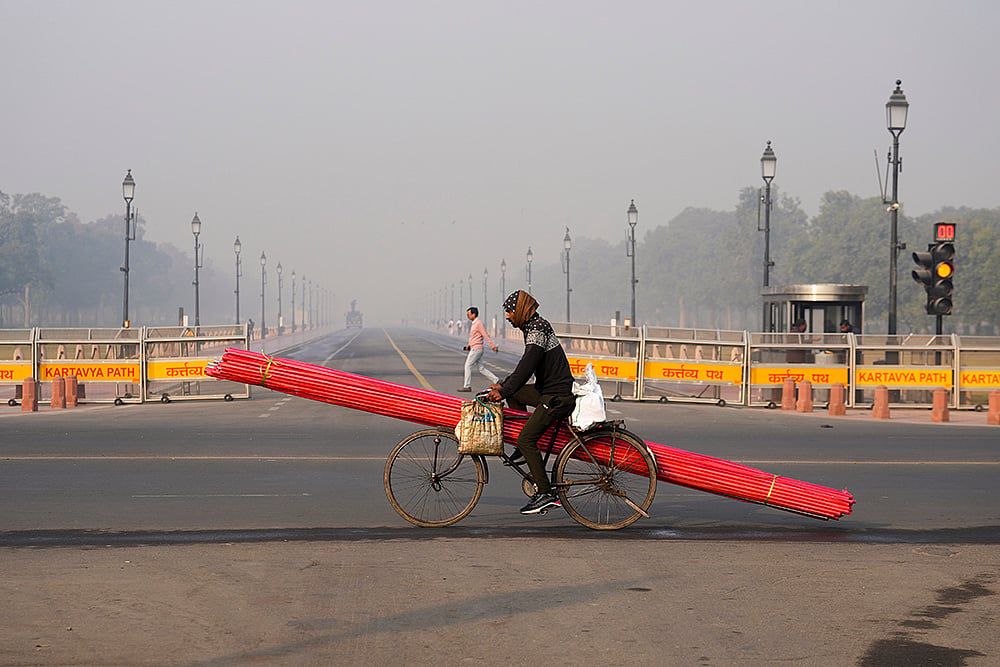 Weather: Cold and smog in Delhi