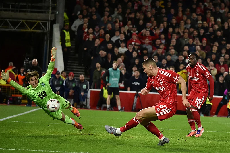 Nottingham Forest and Malmo Europa League match-Nikola Milenkovicshoot