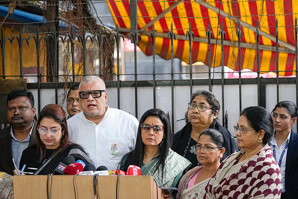 TMC delegation meets Election Commission