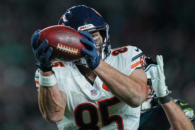 Philadelphia Eagles Vs Chicago Bears NFL match-Cole Kmet