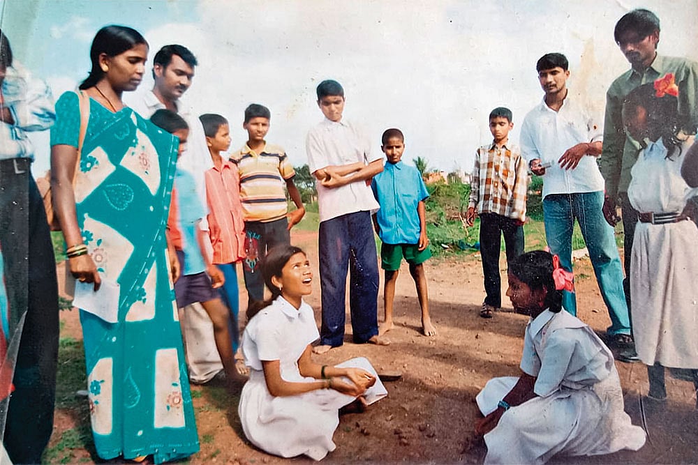 | Courtesy: Mahila Abhivruddhi Mattu Samrakshna Samsthe : A Movement for Change: Sitavva Jodatti at a community gathering as 
part of her advocacy efforts 