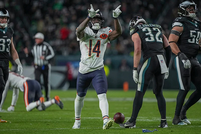 Philadelphia Eagles Vs Chicago Bears NFL match-Olamide Zaccheaus