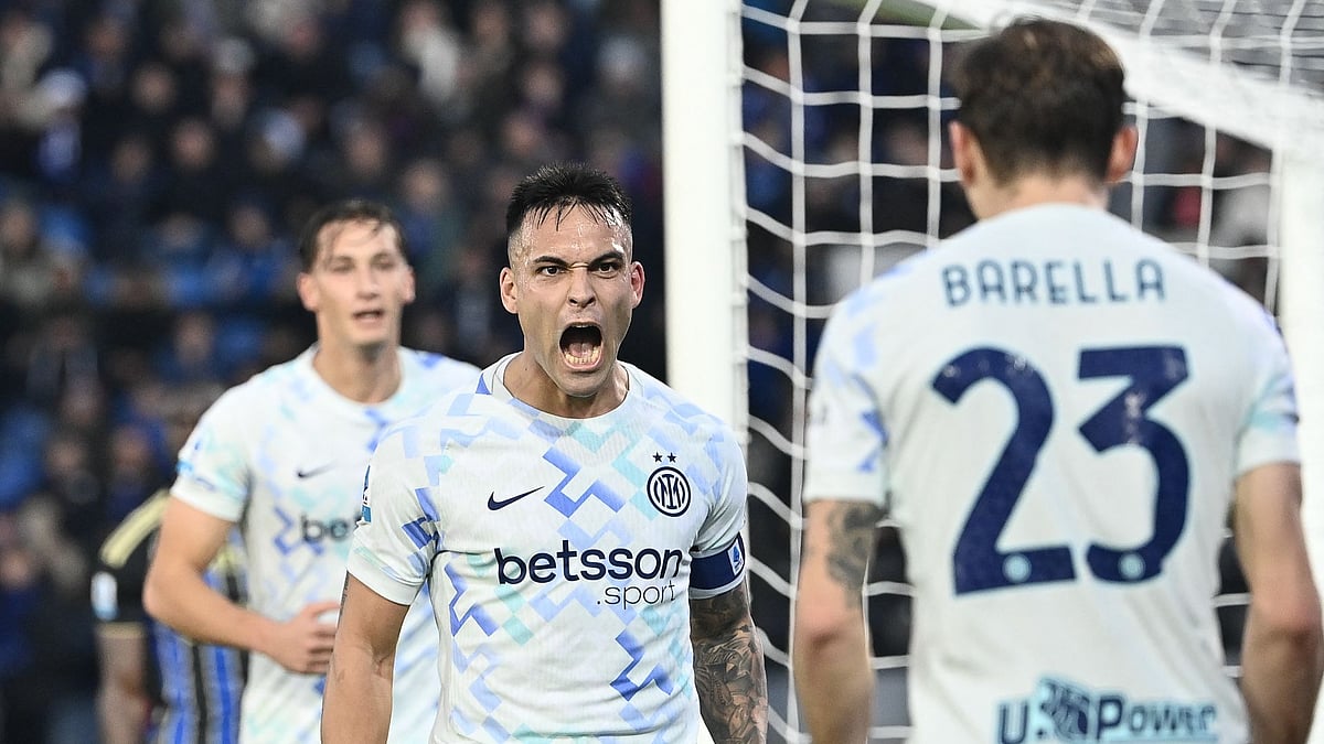 Martinez celebrates his second goal against Pisa