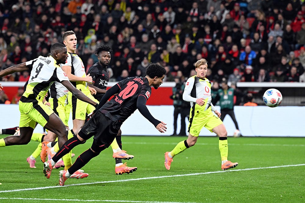 Bayer Leverkusen vs Borussia Dortmund Bundesliga match-
