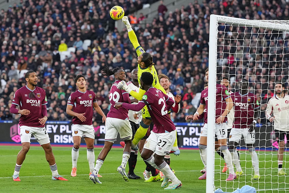 West Ham vs Liverpool EPL 2025-26 match-Alphonse Areola