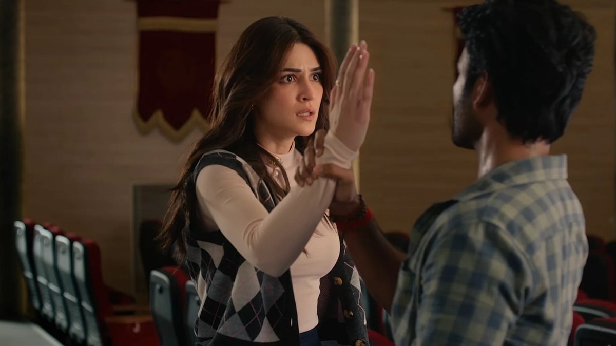 X : Dhanush and Kriti Sanon's Tere Ishk Mein crosses Rs 50 crore mark 