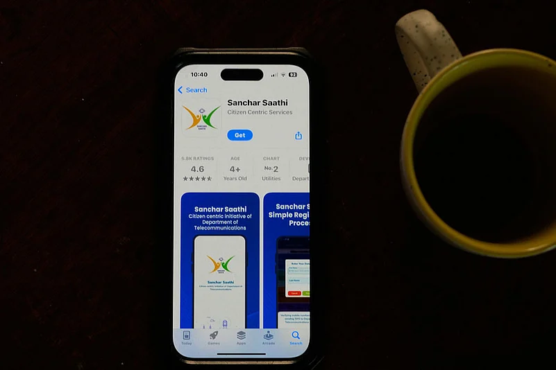 Sanchar Saathi app, cyber fraud, apple, samsung, right to privacy