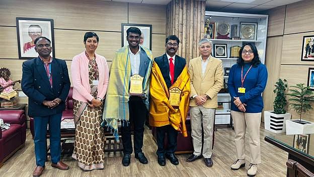 Siddha Varmam Therapy Saves Ailing Flyer Mid-Air, AYUSH Ministry Felicitates Doctors