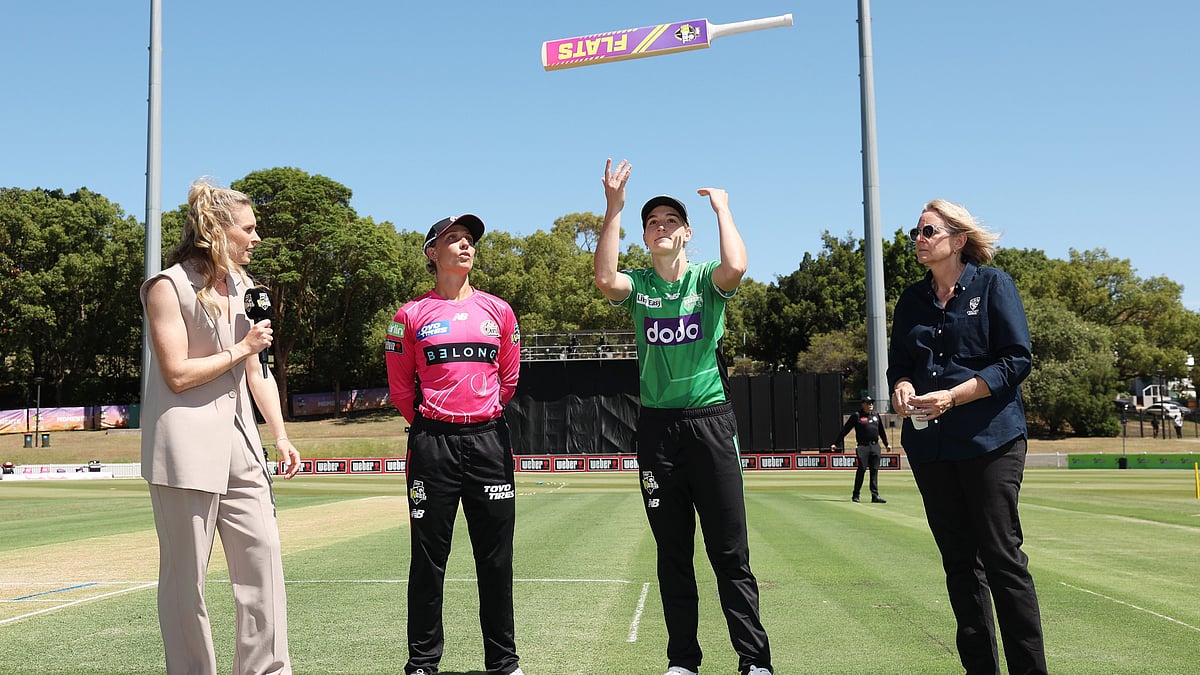 WBBL : The Sixers have won the bat flip and will bat first.