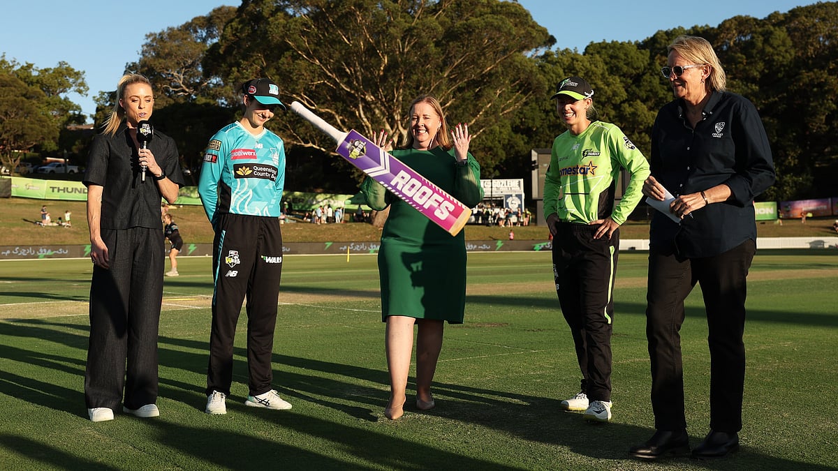 WBBL : Charli Knott has won the flip and chosen to bowl first at Drummoyne Oval.