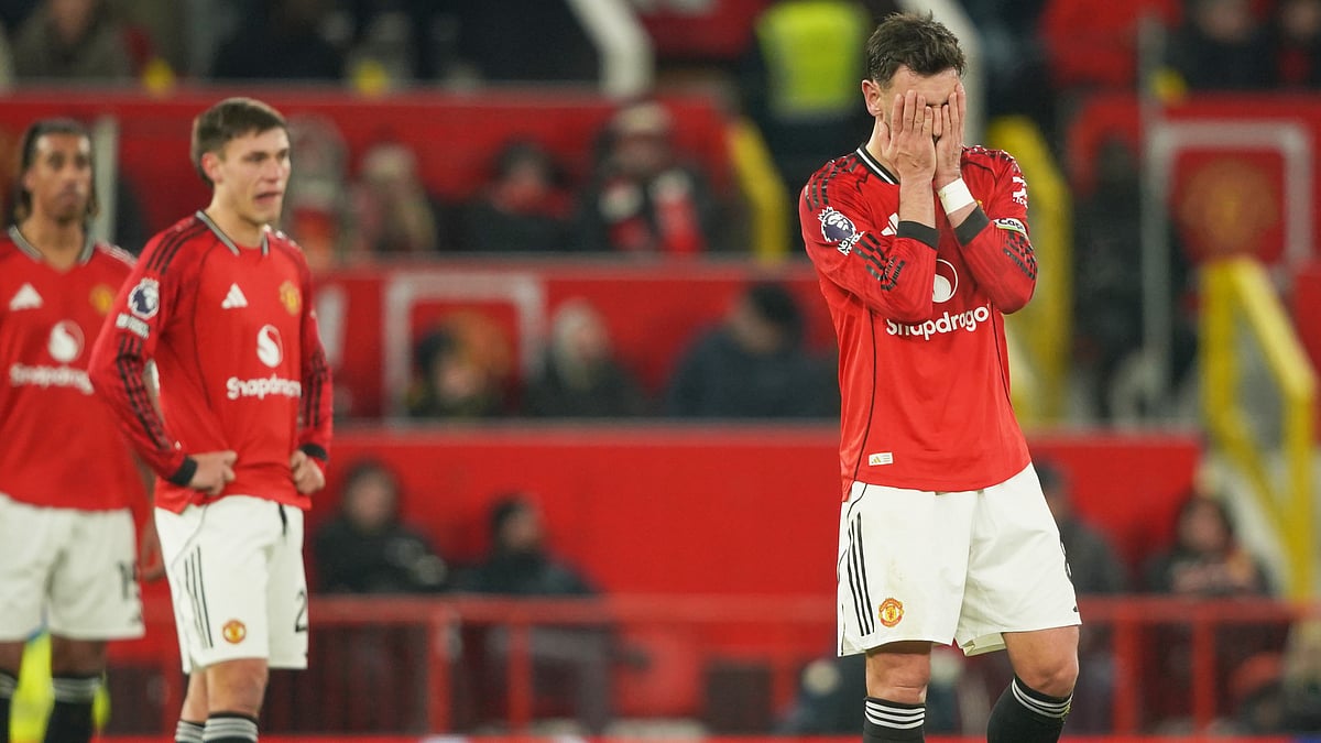Manchester United vs West Ham United live score English Premier League 2025-26 matchday 14
