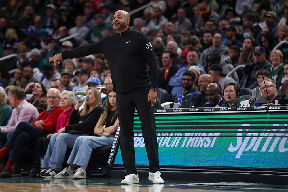 Milwaukee Bucks Vs Detroit Pistons NBA pics-JB Bickerstaff