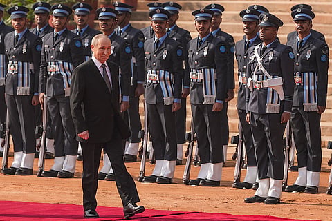 New Delhi: Russian President Vladimir Putin being accorded a ceremonial welcome at the Rashtrapati Bhavan, in New Delhi.