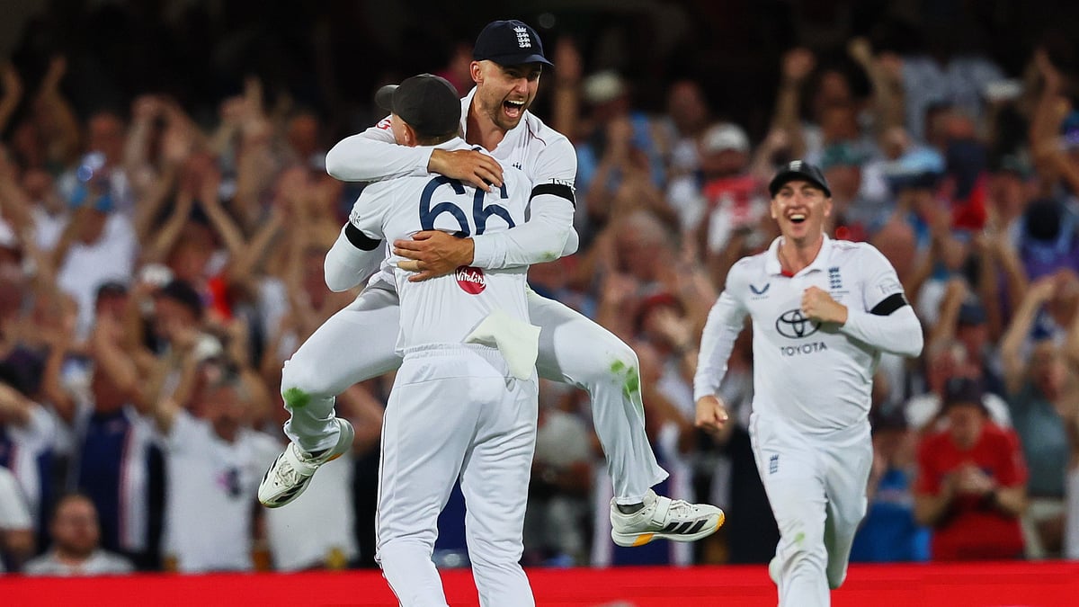 Ashes 2025-26: Will Jacks’ Brilliant Dive Cuts Short Steve Smith’s Crucial Innings In 2nd Test