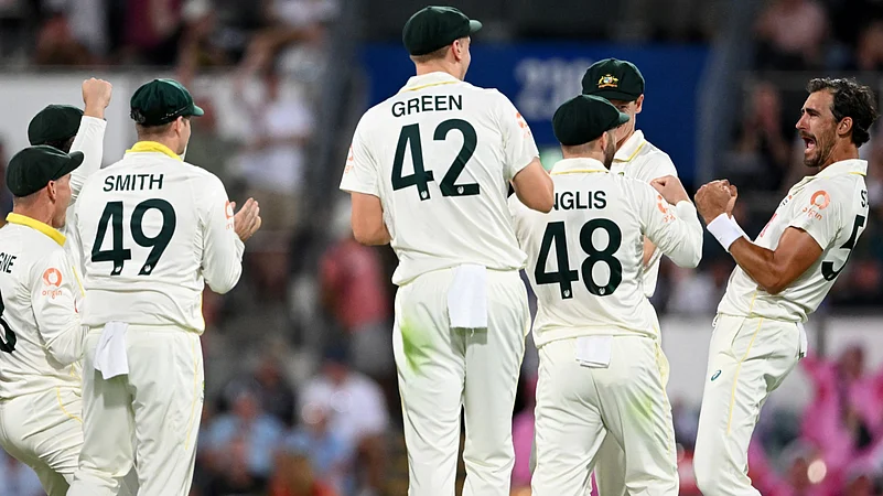 Australia celebrate Mitchell Starcs wicket of Joe Root