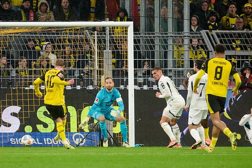 Borussia Dortmund Vs Hoffenheim Bundesliga 2025-26 match-Julian Brandt