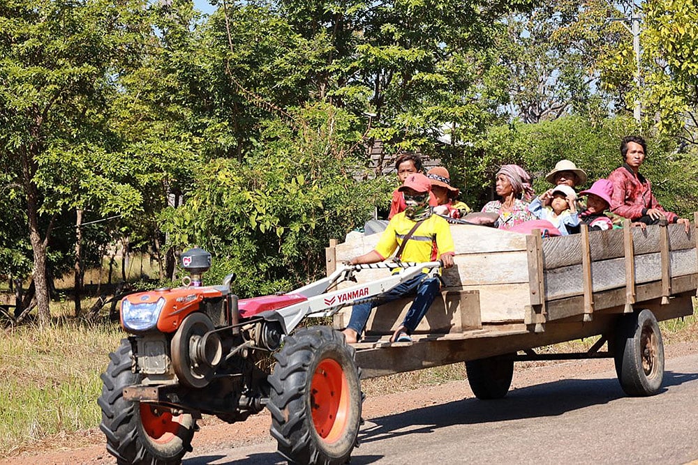 Thailand–Cambodia Clashes Erupt Again-People flee form their home
