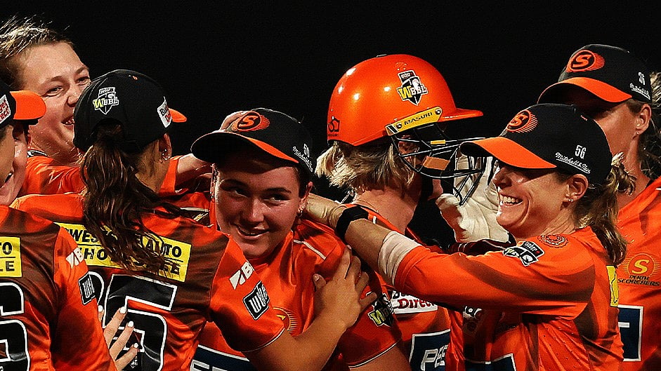 X/Perth Scorchers : Perth Scorchers celebrate their win over Melbourne Stars in the Women's Big Bash League 2025 Knockout.