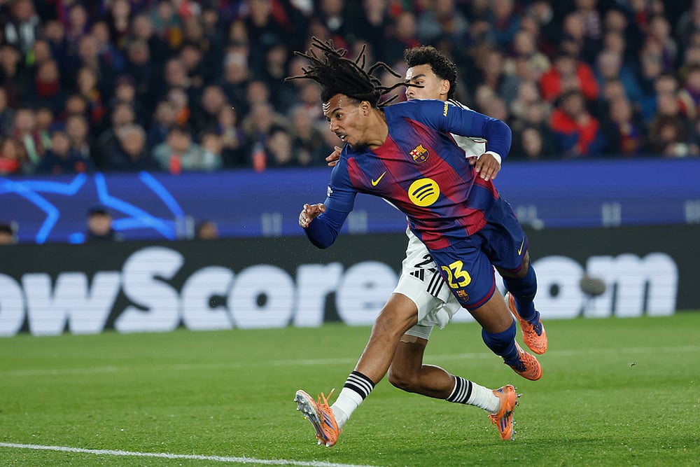 FC Barcelona vs Eintracht Frankfurt UCL 2025-26 match photo-Jules Kounde