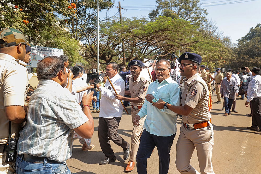 Protest over the Maharashtra-Karnataka border dispute