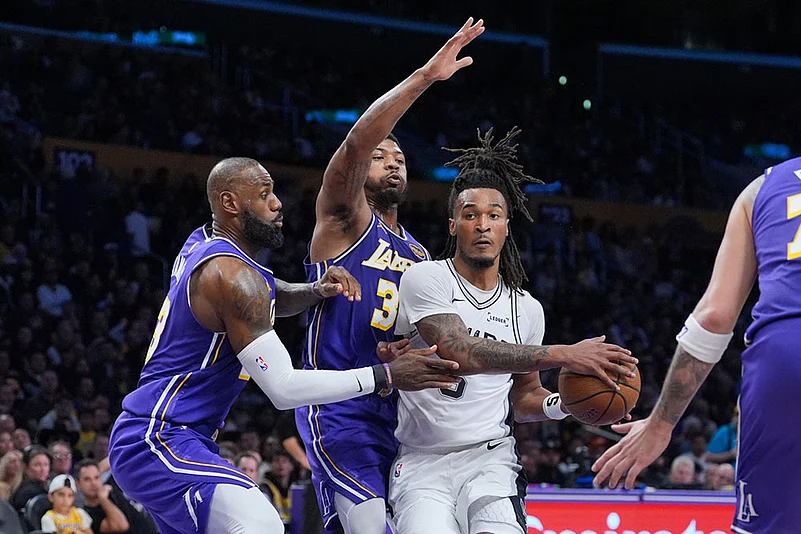 NBA 2025-26: Los Angeles Lakers vs San Antonio Spurs