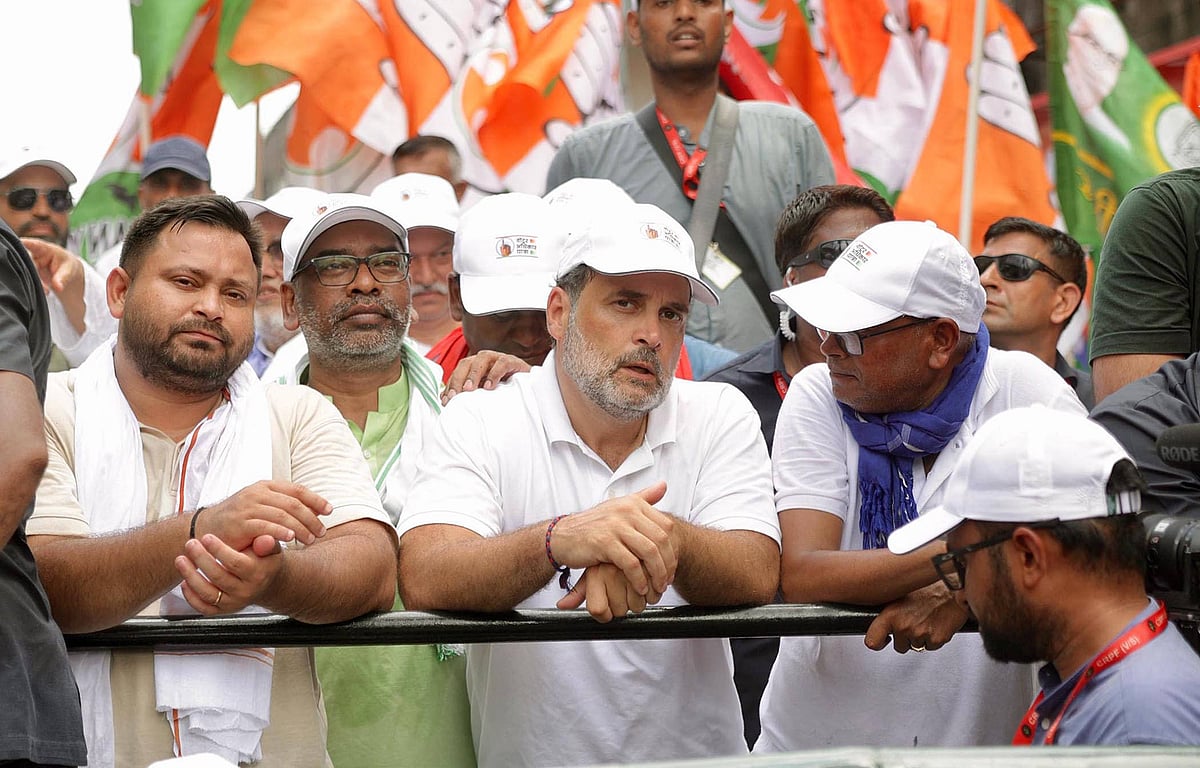 IMAGO/Hindustan Times : Leader of Opposition in the Lok Sabha and Congress leader Rahul Gandhi with RJD leader Tejashwi Yadav, Jharkhand Chief Minister Hemant Soren during Voter Adhikar Yatra 