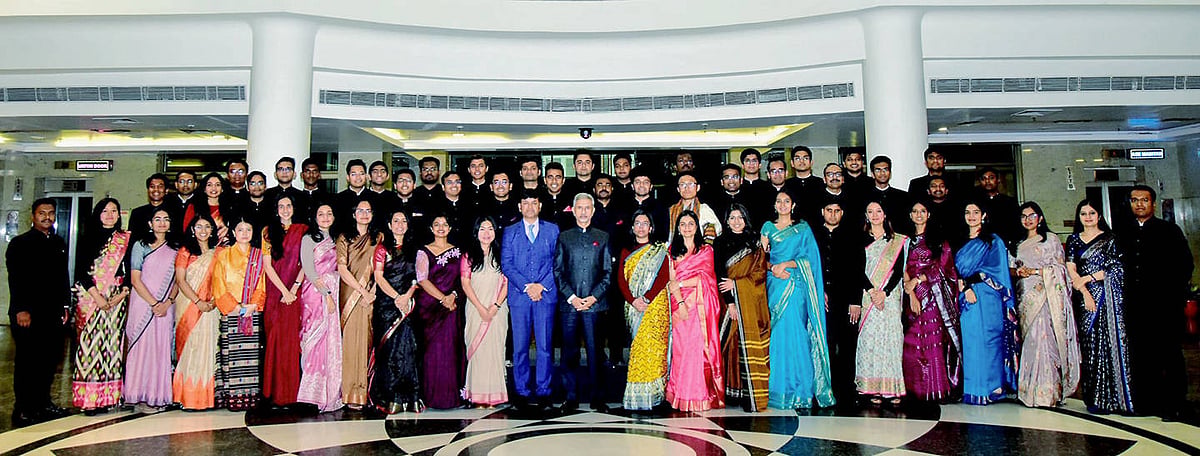 External Affairs Minister S Jaishankar poses for a group picture with Indian Foreign Service Officer Trainees of the 2025 batch 
