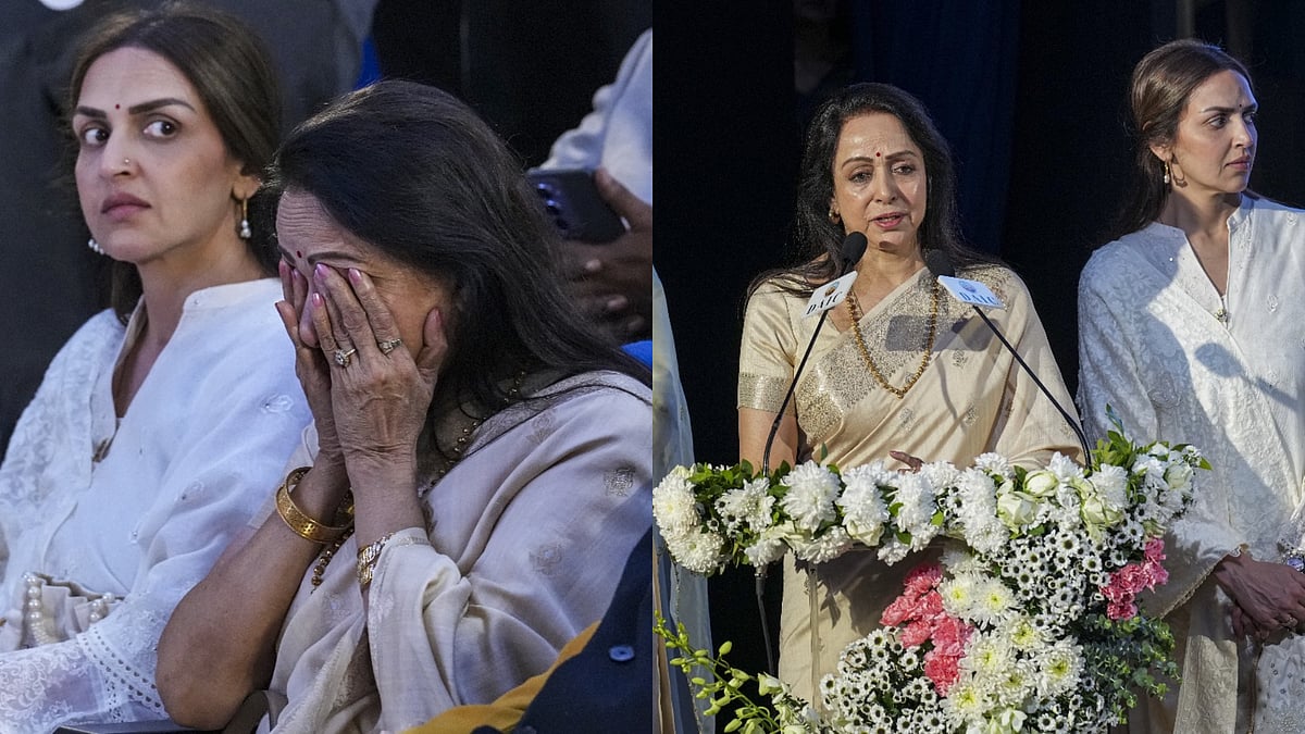 PTI Photo/Karma Bhutia : Hema Malini's speech at Dharmendra's prayer meet in Delhi