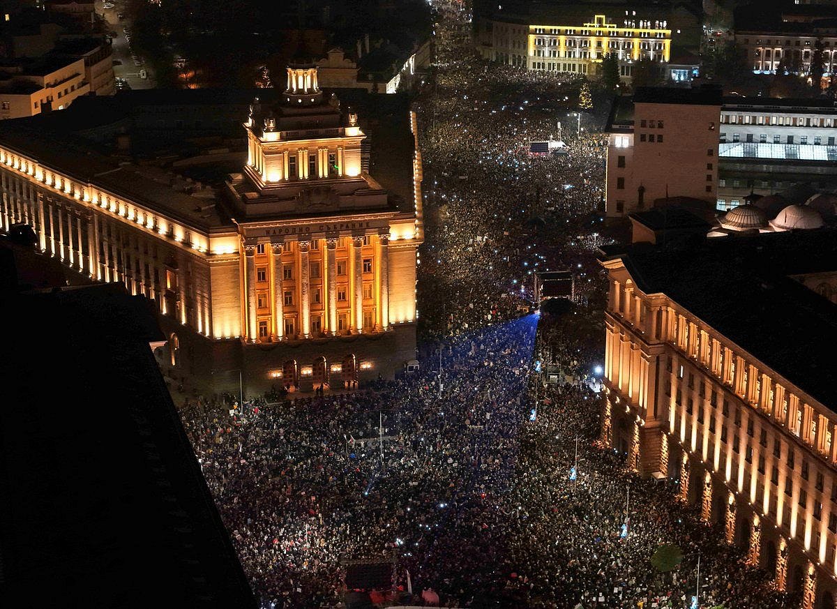 Internet Commons : Mass protests in Bulgaria, significantly marched by Gen Z made the government to step down on Friday, December 12. 
